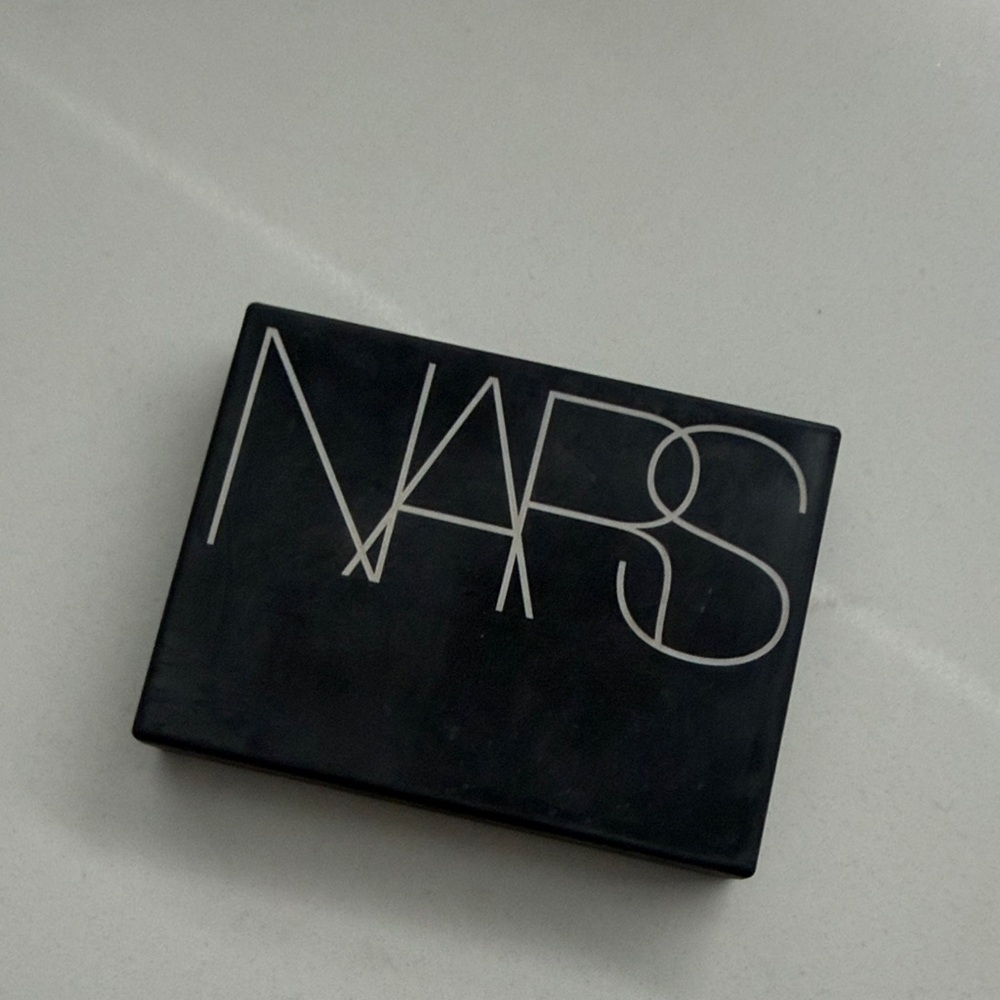 NARS eyeshadow palette shimmer